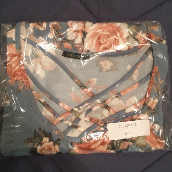 HOST PICK Hailey Crisscross Floral Neck Top 🌸 - Picture 5 of 5